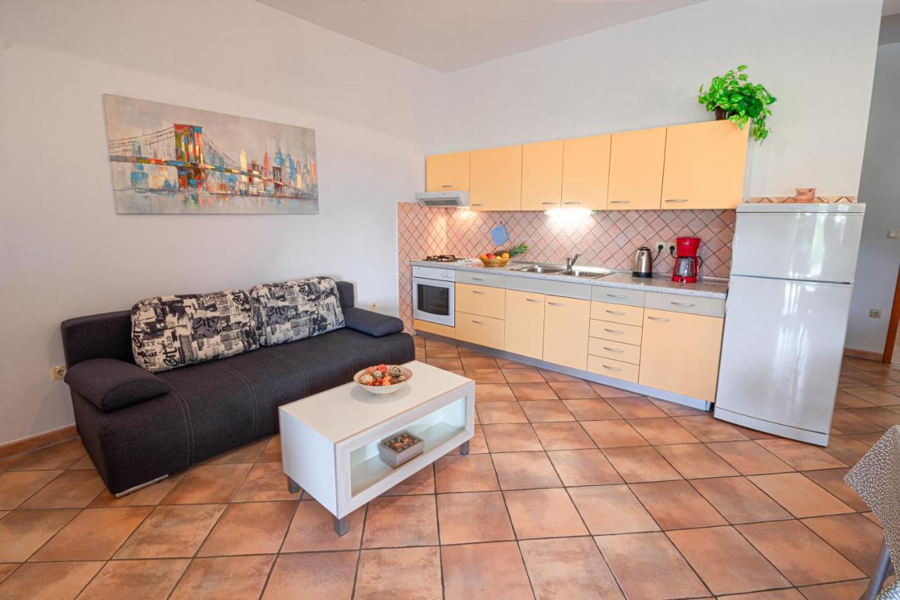 Apartments Sandra Kornić Eksteriør billede
