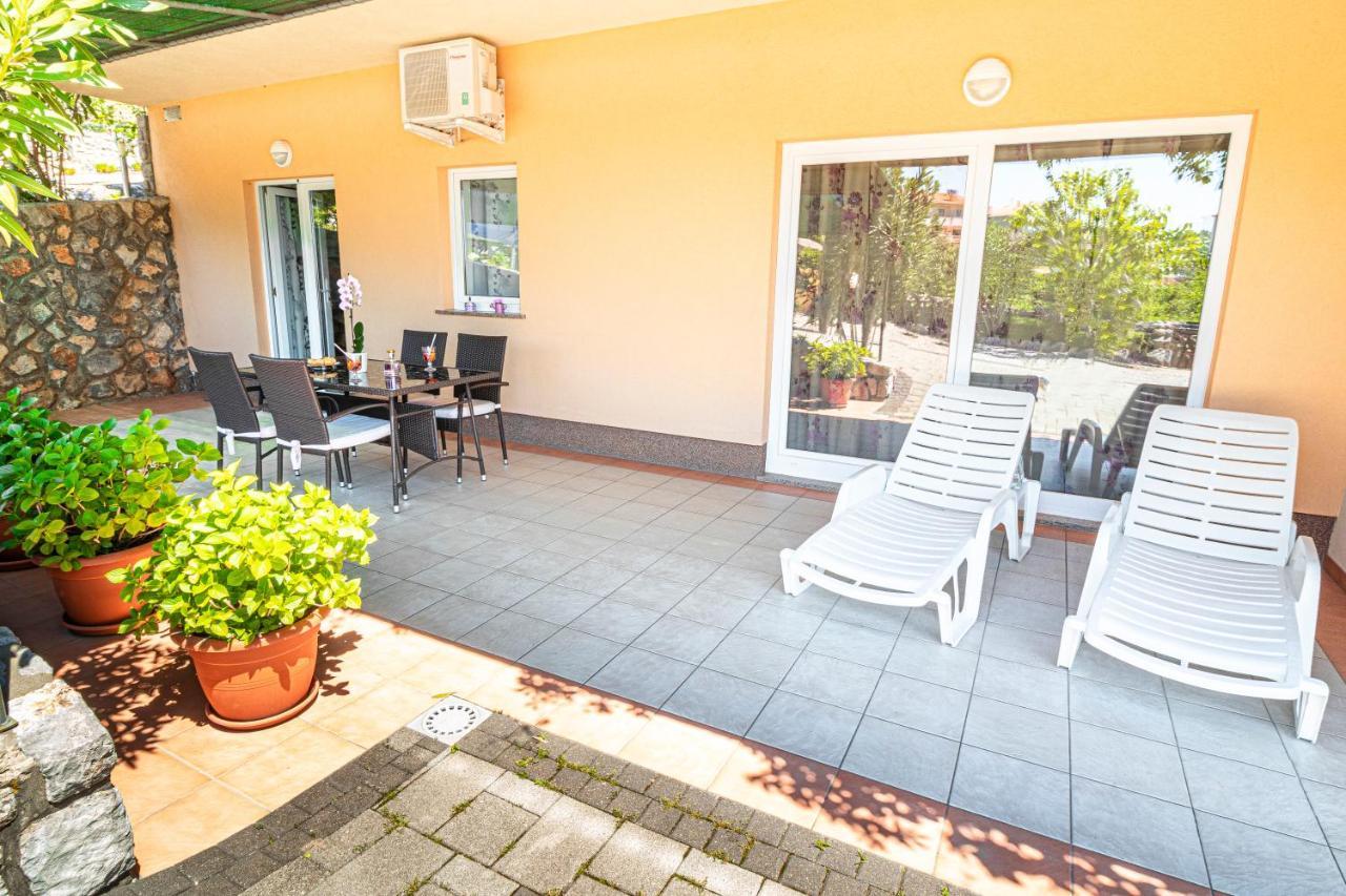 Apartments Sandra Kornić Eksteriør billede