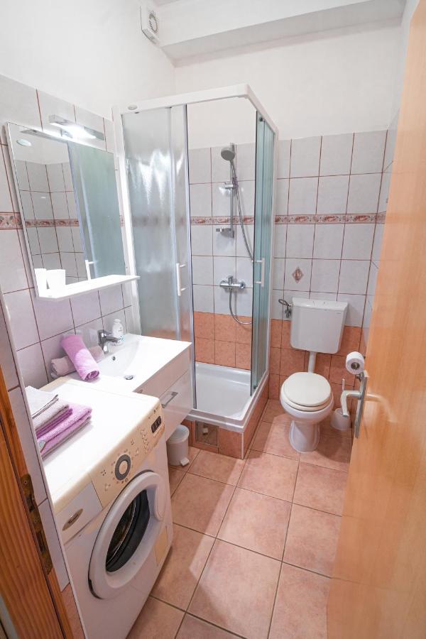 Apartments Sandra Kornić Eksteriør billede